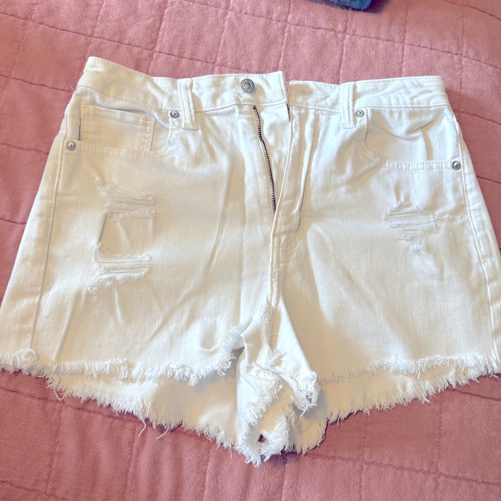 American eagle white mom shorts high waisted distressed size 6 stretch
